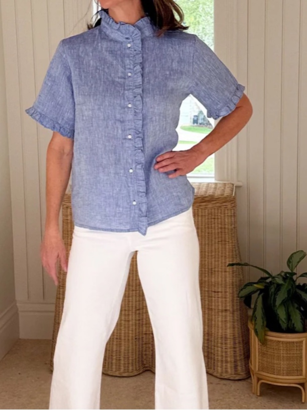 NWT NAVYBLEU
BESSIE TOP CHAMBRAY BUTTON DOWN